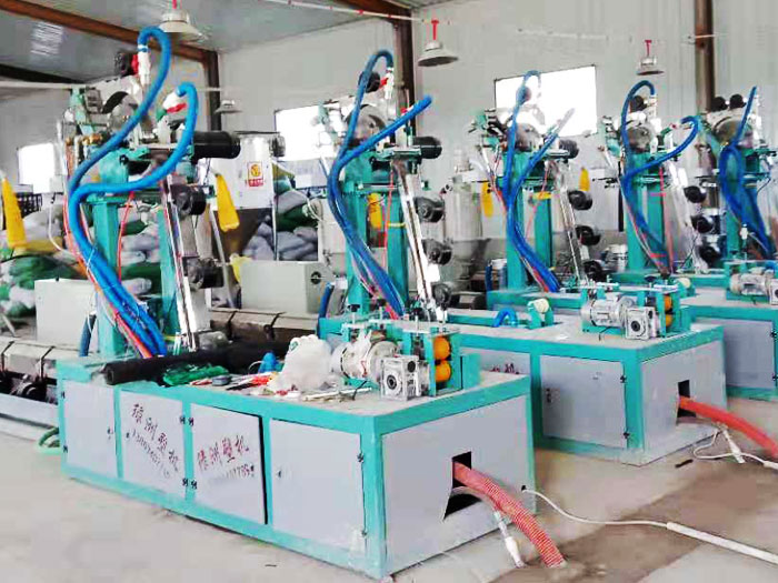 高（gāo）速迷（mí）宮式滴灌帶生產線