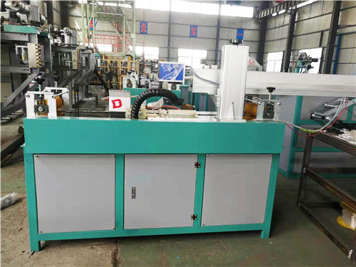 微噴帶激光打孔（kǒng）機