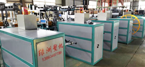 雙層（céng）微噴帶生產線