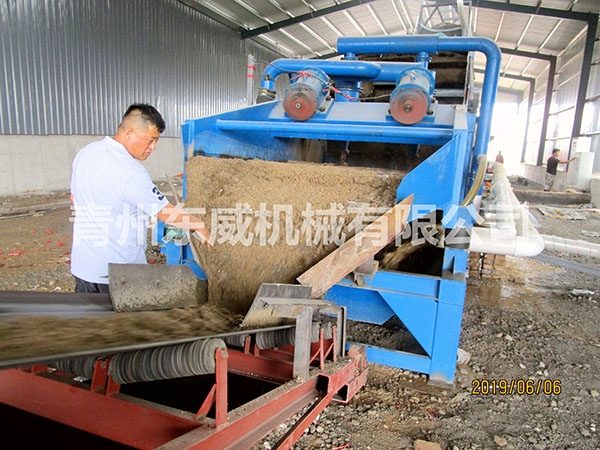 脫（tuō）水篩（shāi）細沙回（huí）收機（jī）客戶使用現（xiàn）場
