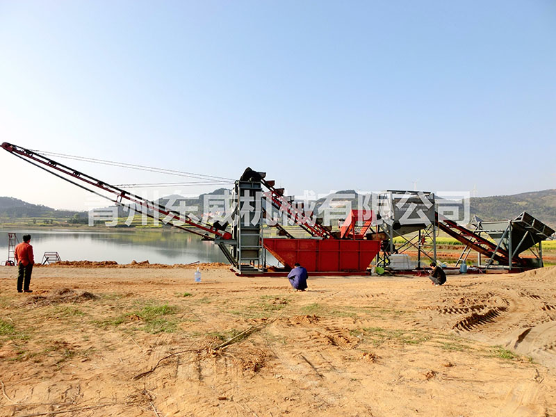 湖北武穴挖鬥洗沙機應用現場