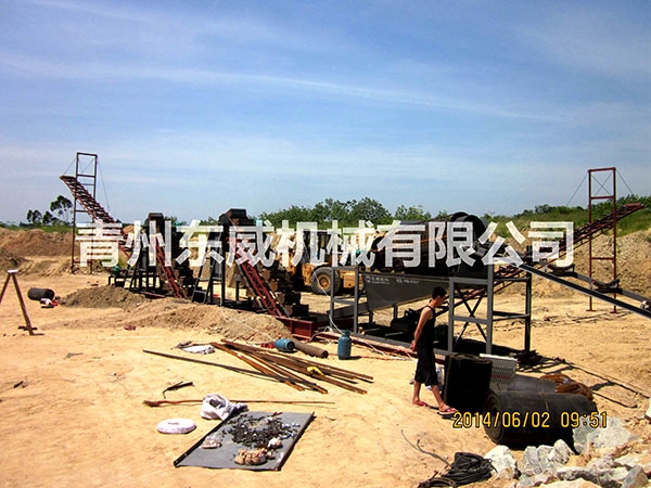 800型挖（wā）鬥（dòu）洗砂機